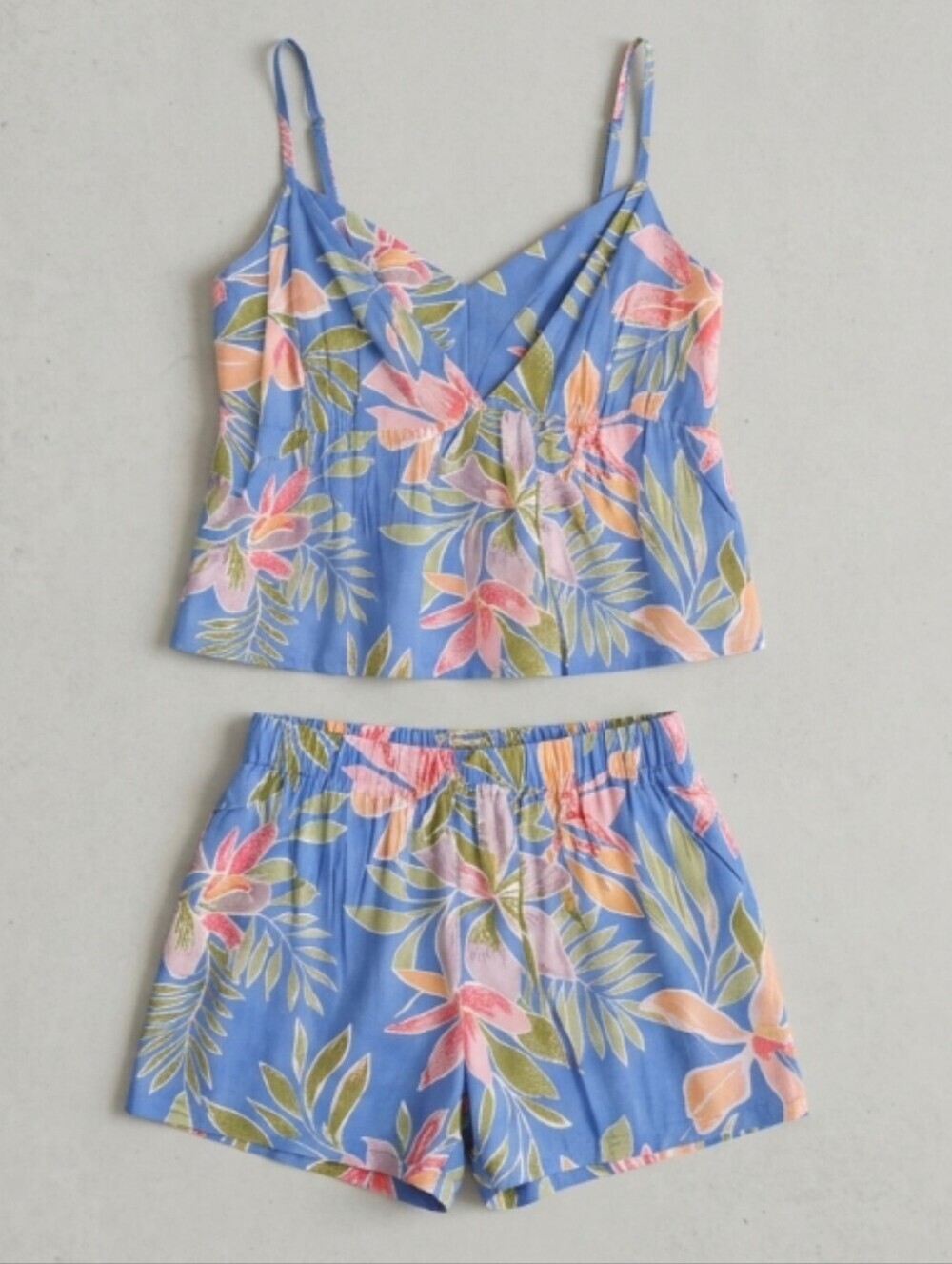 Billabong Carefree Camisole and Pipeline Shorts set